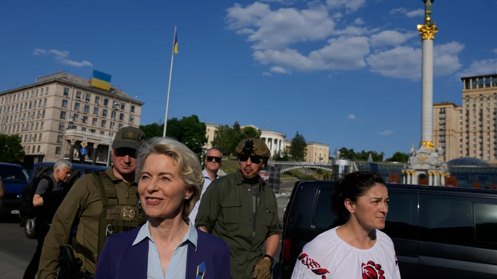 Ursula von der Leyen på Majdantorget i Kiev i lördags.