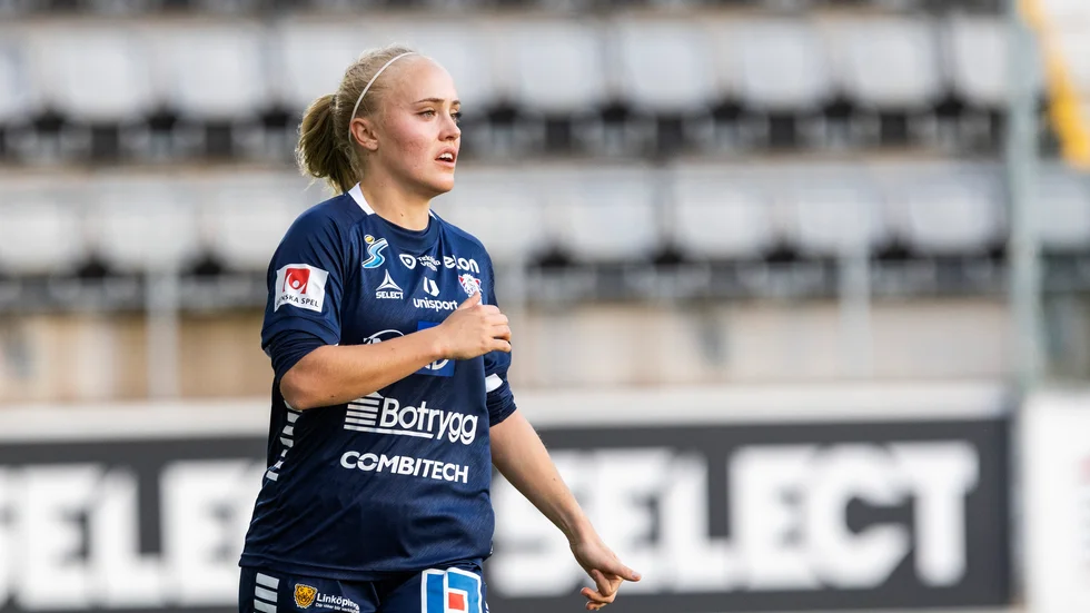Alva Selerud har blivit en bättre fotbollsspelare den här säsongen.