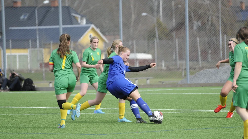 Jennifer Björklund gjorde fem av målen för Härnevi.