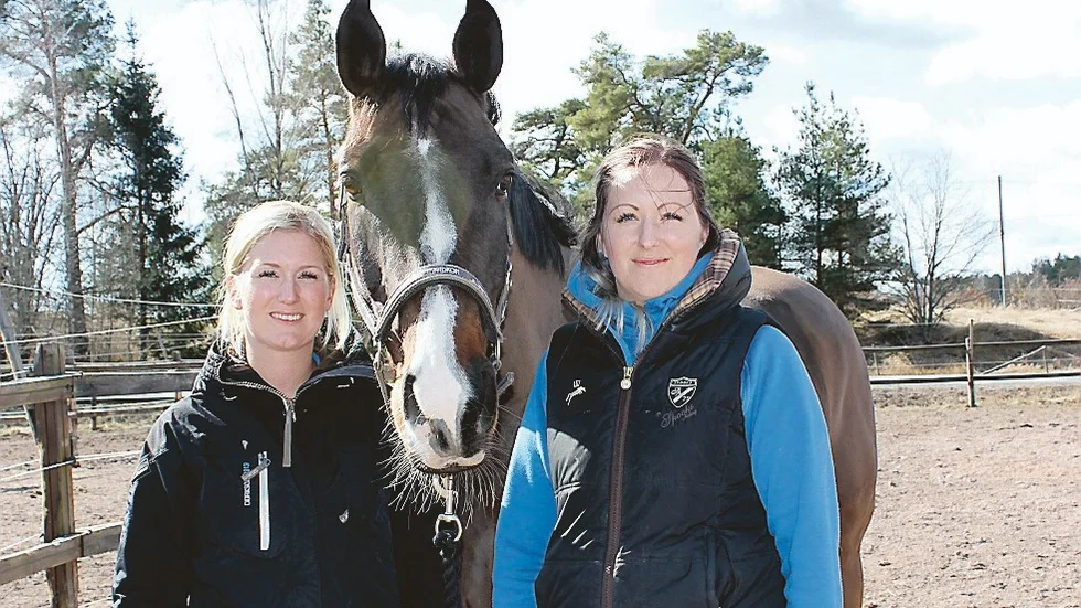 Ida och Elina Brånäng med Caspian. Foto: Lena Dahlberg