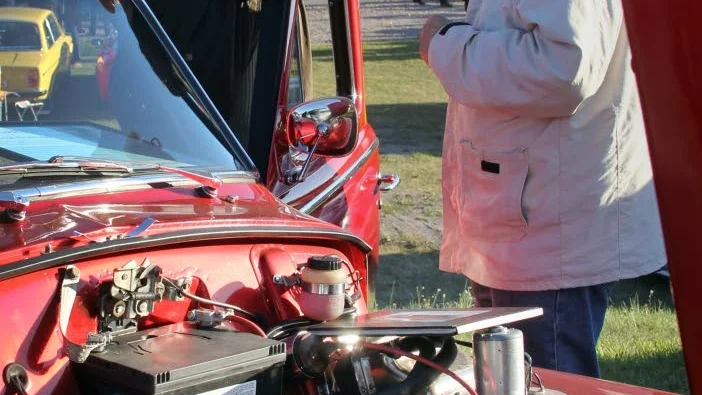 Volvo PV. Det är lätt att fastna. Stefan Ljungberg och Nils Ahlström diskuterar Stefans PV 544.
