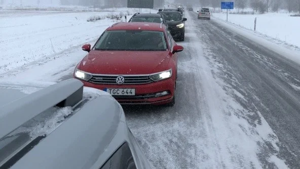 Symbolbild. Bilden är tagen i samband med en tidigare kö på riksvägen nära Åkeborondellen.
