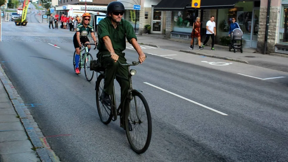 Stefan Mattsson trampade de tre milen på sin gamla militärcykel utan växlar. Vid målgång var han, enligt utsagor, helt slut.