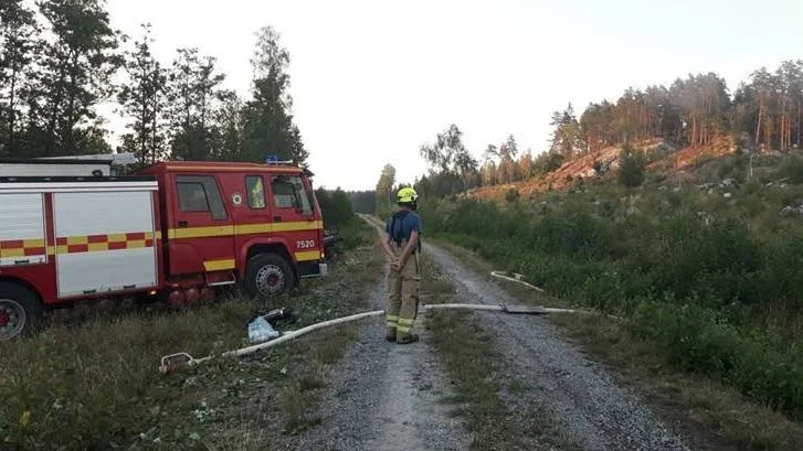 Bilden är tagen då det brann öster om Björsäter i Åtvidabergs kommun för några dagar sedan.