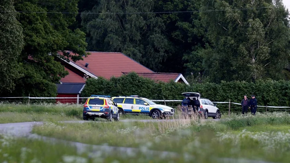 Den åtalade 24-åringen har hela tiden nekat till brott, men erkänt att han befunnit sig i huset tidigare samma dag som paret mördades.