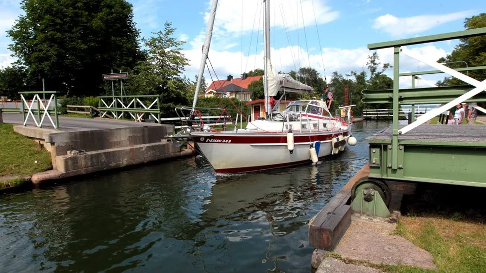 På grund av underhållsarbete stängs Borenshultsbron under tisdagen.