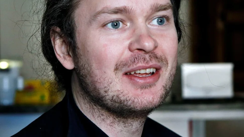 Alexander Ohakas är debutant på Gräsgården. "Detär lättmotiverat att spela Shakespeare här", säger han.