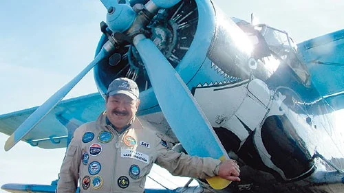 Ett riktig ess i flygarkretsar, flygoraklet Lars Lindström fungerade som speaker och föredragshållare under flygardagen.