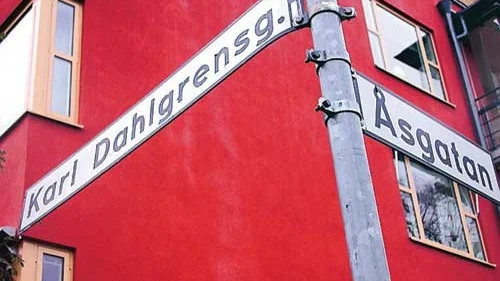 Det var vid korsningen Karl Dahlgrensgatan/Åsgatan vid Kanberget, som pojken och kvinnan knivskars till döds. Foto: Daniel Cannervik
