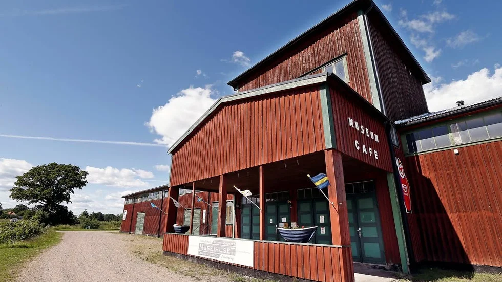 Museihuset. Här, bara några meter från Götas kanal, hade Odal en gång i tiden spannmålsmagasin.