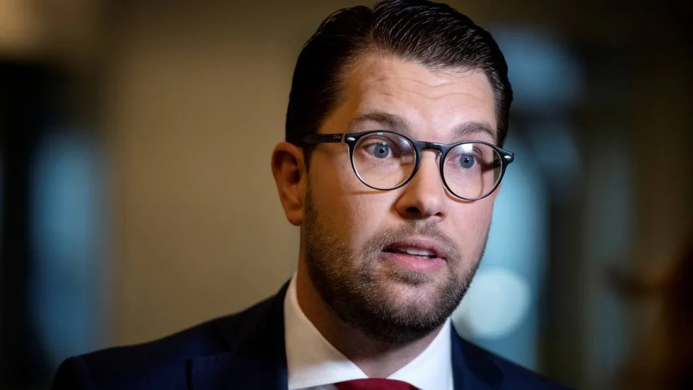 Sverigedemokraterna må antyda ”demokrati” i sitt namn men saknar det i sin ideologi! skriver Henric Daréus.