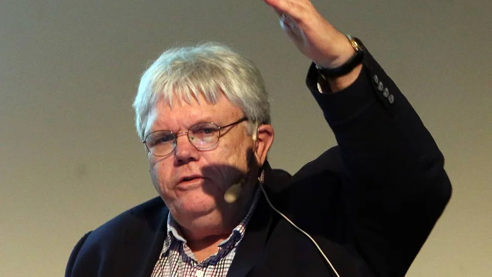 Författaren Jan Edling ger en dyster bild i sin granskning av 38 förorter, med fokus på integrationen.