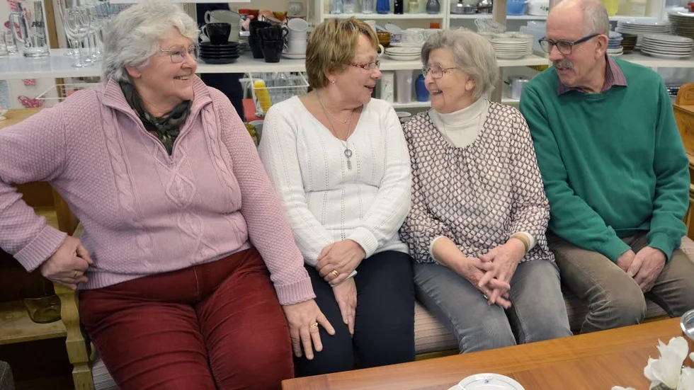 Besök. Röda Korset vill få fart på sin besöksverksamhet. Mona Kjellberg, Ann-Margret Knutsson, Marianne Masth och Gunnar Åkerlund och söker nu volontärer.