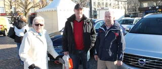 Fina bilar visades på torget