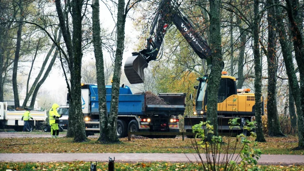 Kommunen räknar med att platsen kan öppna till julskyltningen.