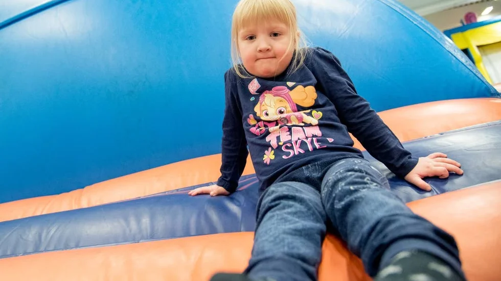 Novalie Mansfeld vid studskudden.