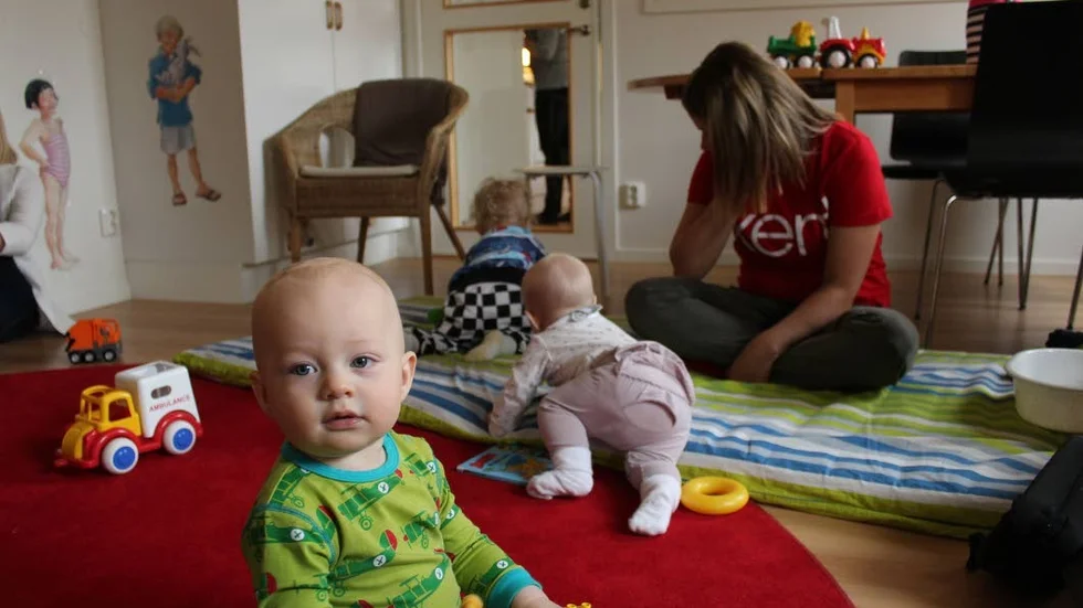 Tog en paus. Gustav Sjöström Hertz tog en paus i leken för att ställa upp på en bild.