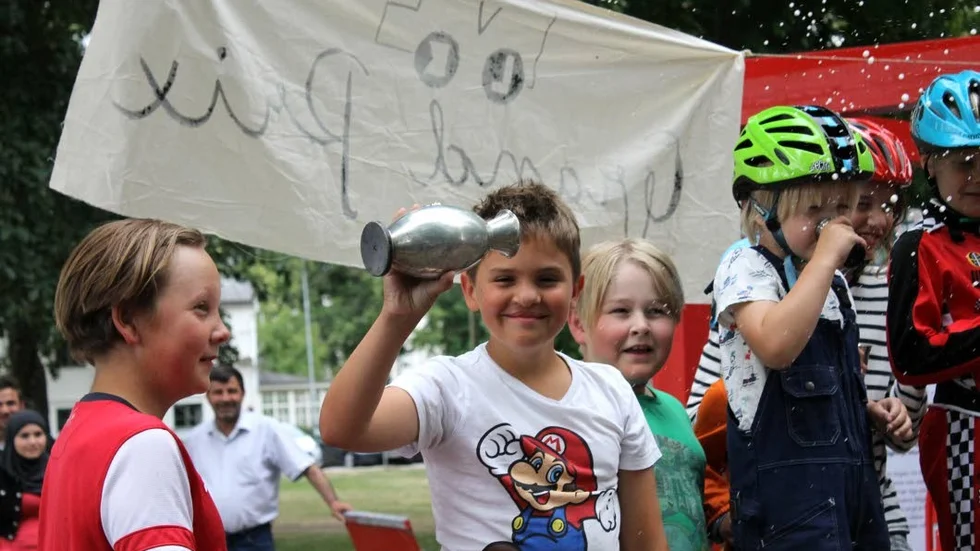 Prisutdelning. Samtliga medverkande prisades för sina insatser.