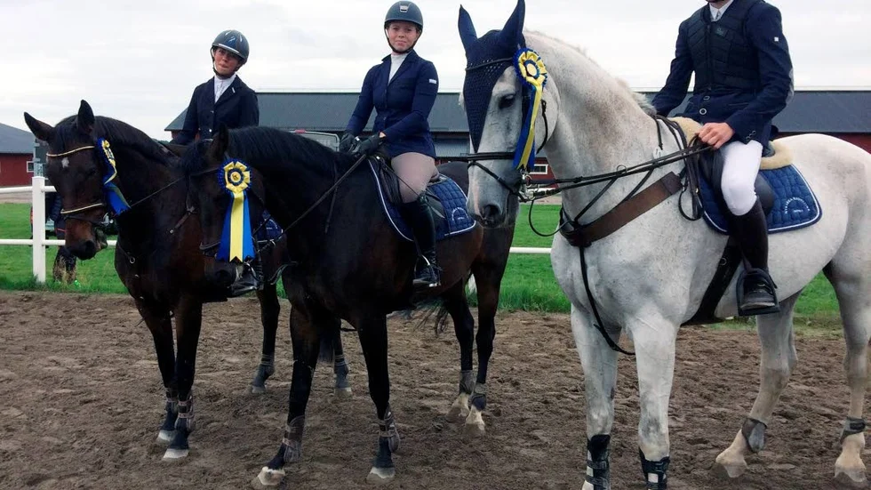 Nykyrkas lag med Harry Eke-Göransson, Paulina Jonsson och Martina Adolfsson vann första omgången i division 2.