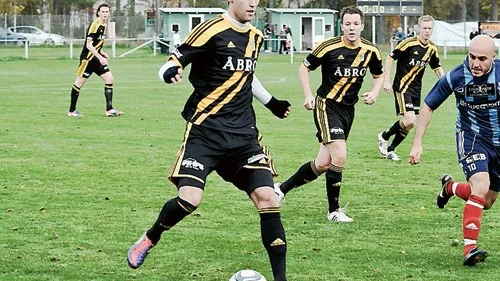 Söderöver. Jimmy Svensson och Vimmerby hamnar i en serie som innebär flera resor till Skåne.