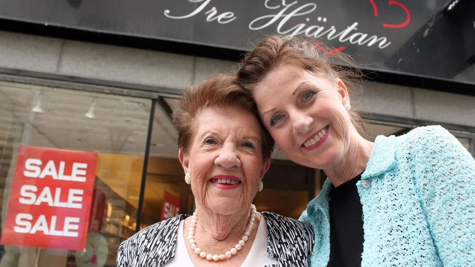 Mor och dotter. Kära kompanjoner i mer än 40 år. ”Man vågar knappt nämna det, men vi har faktiskt aldrig varit osams”, säger Elvy Åhman och Ann-Marie Malmgren.
