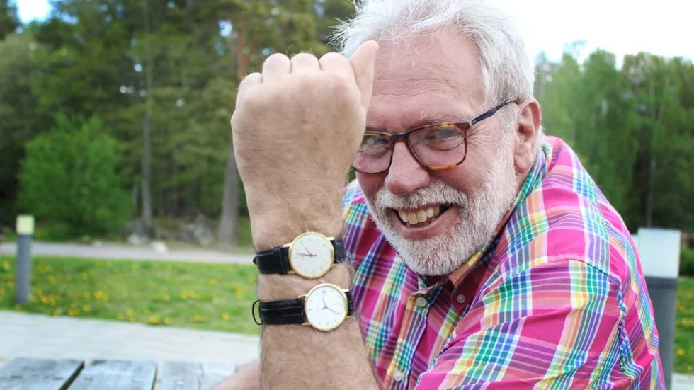 Två guldklockor efter 50 års trogen tjänst. Om hälsan står bi kan det bli flera år till.