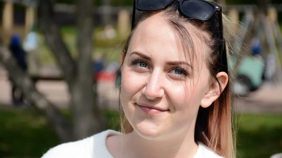 Moa Svensson, fritidspedagog på Astrid Lindgrens skolas fritidshem, var med och höll i trådarna när Fritidshemmens dag firades i Källängsparken på tisdagen.