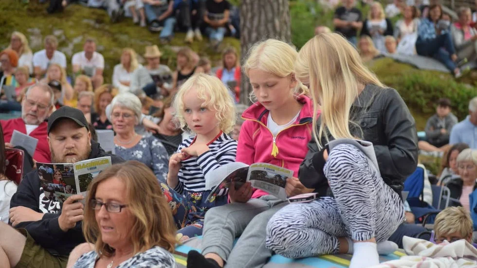 Publiken var på gång och sjöng med i allsångslåtarna.