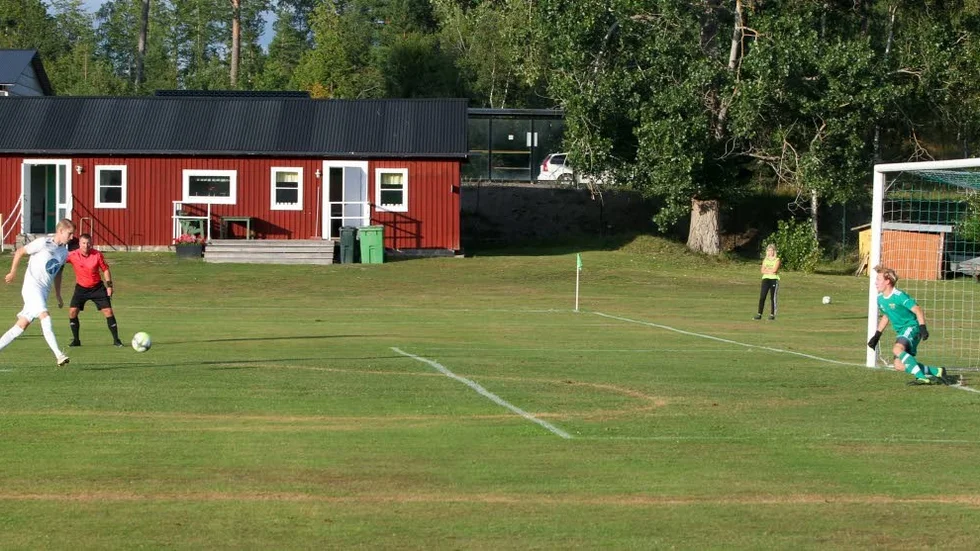 Ett straffmål satte agendan för matchen som vanns av Grebo.