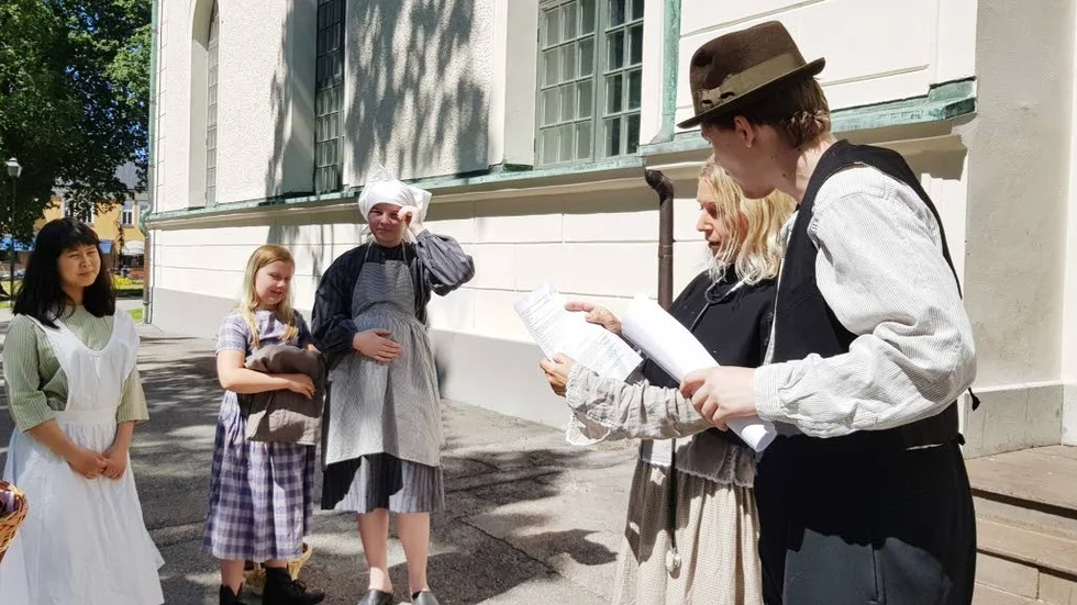 Det drar ihop sig. På tisdag är det premiär på stadsvandringarna, som i år bjuder på marknadslivet i Vimmerby på 1800-talet.