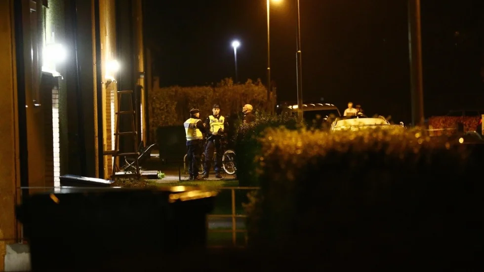 MALMSLÄTT 20161021
Explosion i lägenhet i Malmslätt strax utanför Linköping. 
Polis, räddningstjänst och ambulans på plats.
Foto Jeppe Gustafsson
