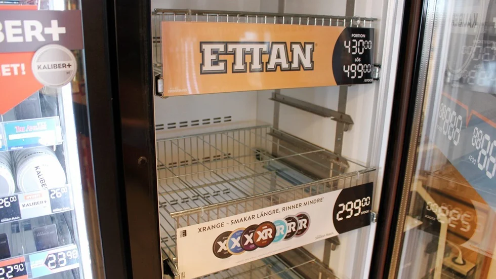 Tomt. Tjuvarna stal en mängd snus och cigaretter. Foto: Ellinor Harrysson
