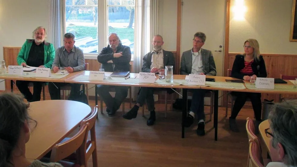 Politikerna Roger Silfver (C), Jonas Andersson (N), Lars-Göran Bonander (SD), Håkan Stoltz (MP), Anders Karlsson (S) och Annicki Oscarsson (KD).