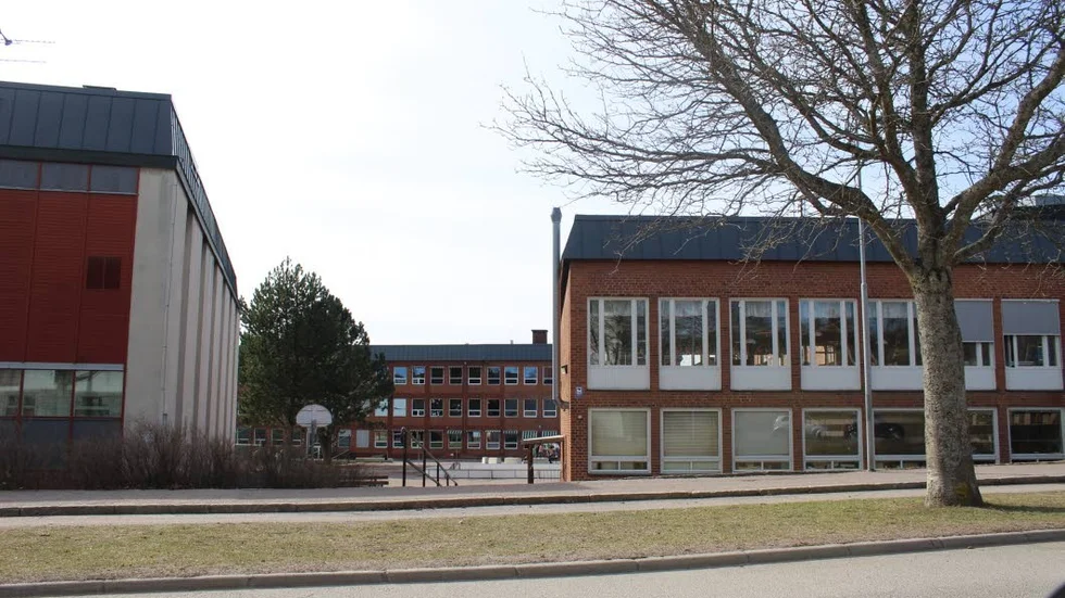 Här skulle gymnastikhallen och matsalsbyggnaden byggas ihop.