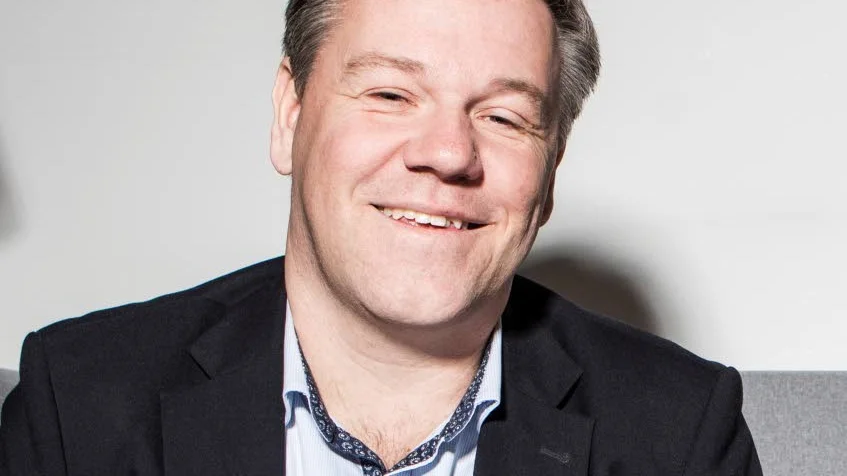 Bolaget ska in i en ny fas och då är det naturligt att byta ledning, säger Björn Immerstrand (MP) ordförande i Lejonfastigheters styrelse.
