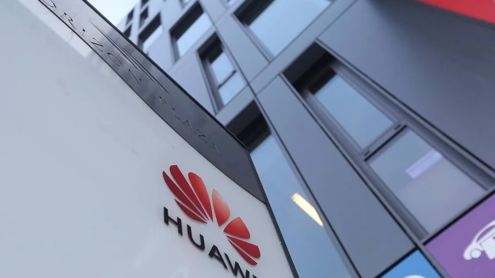 Vi ska inte ha några illusioner om vilket inflytande staten har över landets företag, exempelvis Huawei, skriver ledarskribenten.