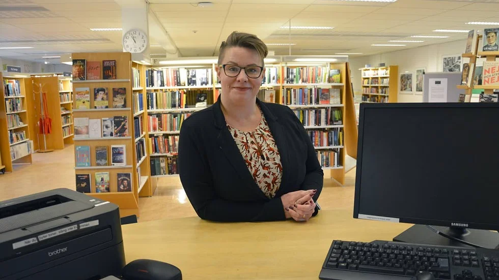 Julia Lindqvist fyller 40 år och tycker att hon äntligen växt ikapp sin ålder.
