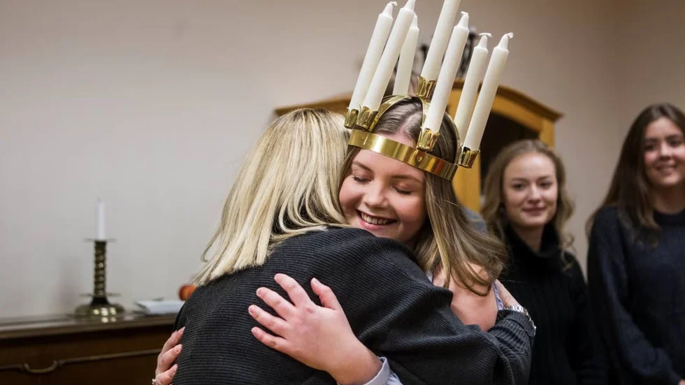 NERVÖS. Glädjen var definitiv när kronan sattes på Alvas huvud.