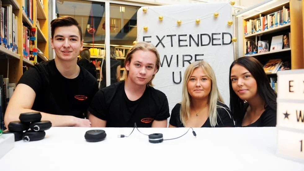 Edin Mustajbasic, Martin Åberg, Jennie Schöldqvist och Hanna Hjalmarsson har startad UF-företaget Extended wire.