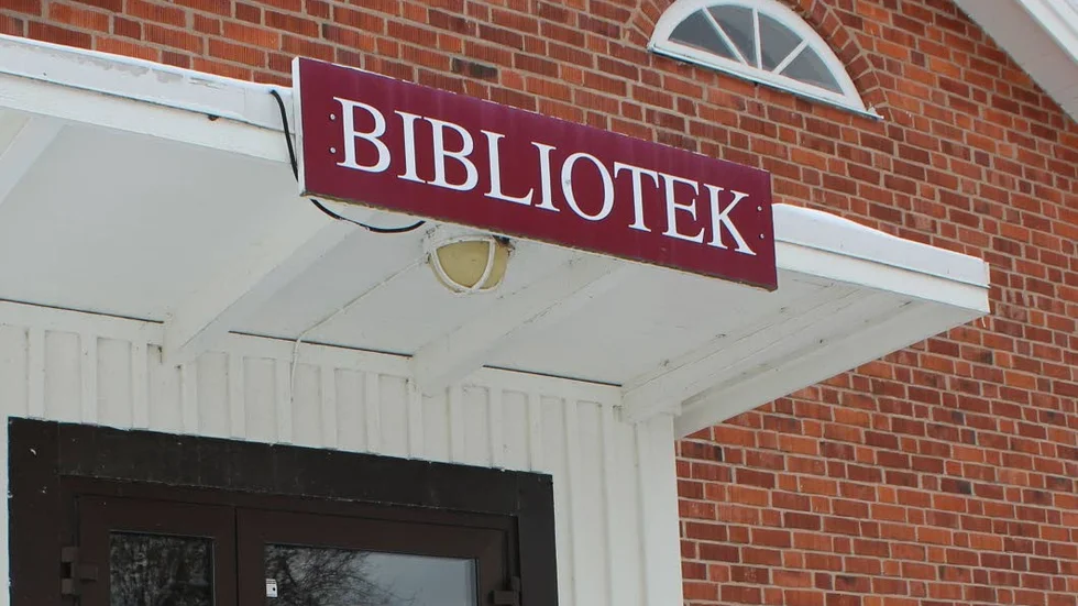 Det kan fortfarande bli så att Loftahammars bibliotek lever vidare i någon form.
