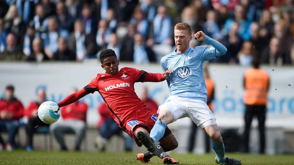 MALMÖ 20160402
Norrköpings Tesfaldet Tekie och Malmös  Anders Christiansen under lördagens premiärmatch i fotbollsallsvenskan mellan Malmö FF och IFK Norrköping på Swedbank Stadion i Malmö.
Foto Björn Lindgren / TT / Kod 9204