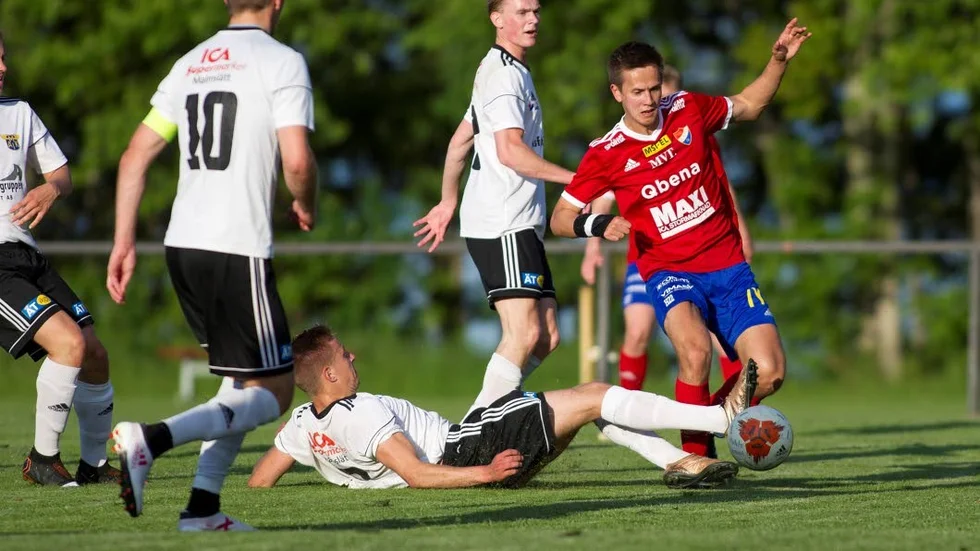 Markus Andersson var tillbaka i Boren efter sin handledsfraktur.