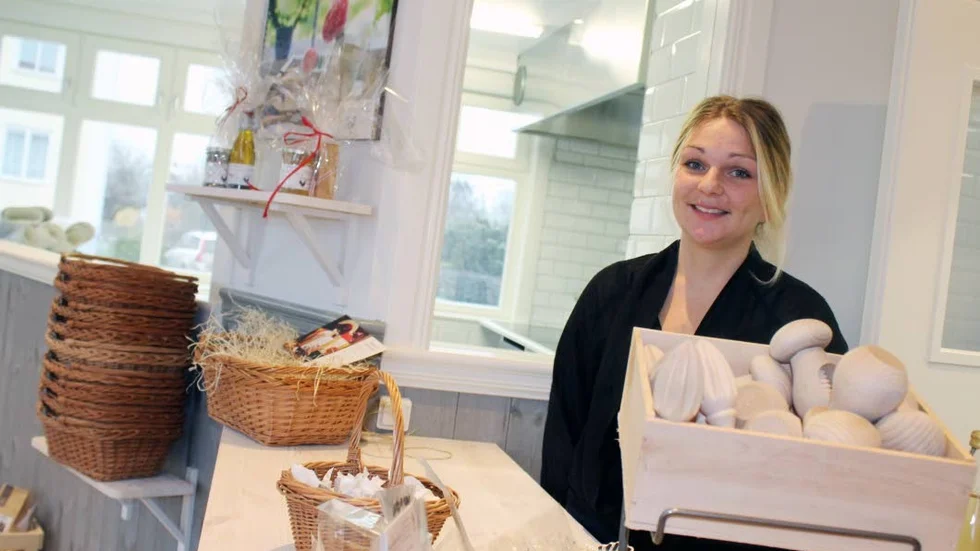Produktionsansvariga Amanda Rolf jobbade tidigare som konditor i det gamla bolaget.
