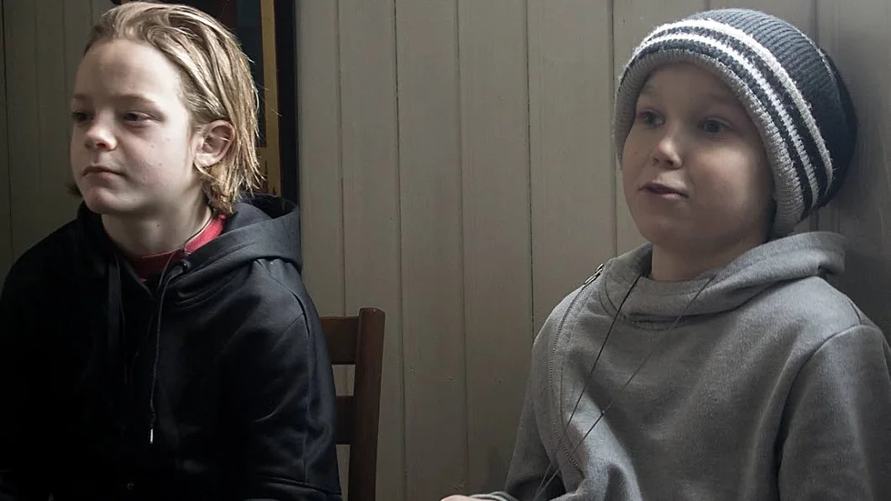 Eleverna Isak Axelsson (till vänster) och Alvin Rydenlund (till höger) i Mariagården.