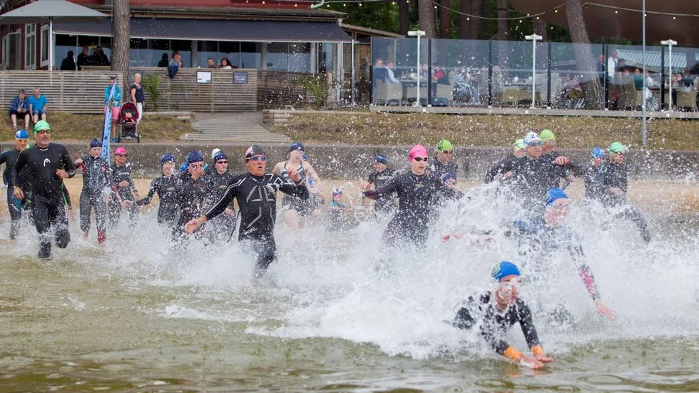 Full fart i starten av Varamon open water