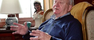 Nu lägger han politiken åt sidan