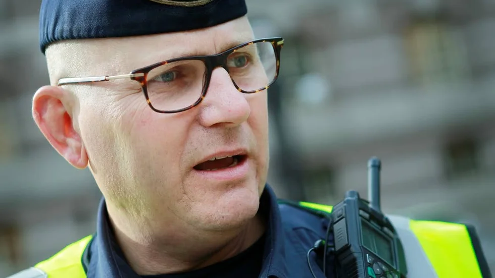 – Om det finns risk för vinterväglag där ska du absolut inte byta, säger Thomas Agnevik som menar att det då är bättre att låta vinterdäcken sitta kvar någon vecka till.