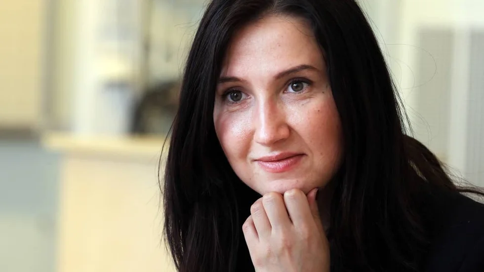Gymnasieminister Aida Hadzialic .