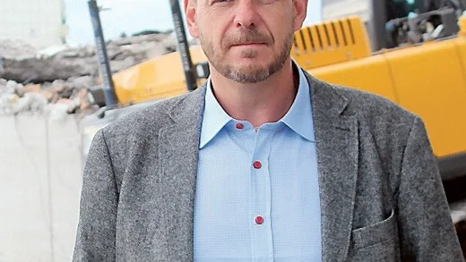 Tomas Kronståhl tycker inte att det finns någon stor spricka i partiet hos Socialdemokraterna i Västervik.