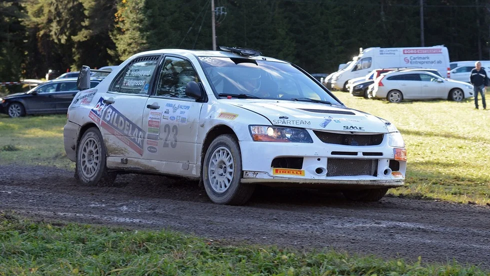 Tävlingens totalsegrare blev Tobias Johansson från Ludvika MS med Bo Holmstrand som kartläsare. Foto: Göran Johansson